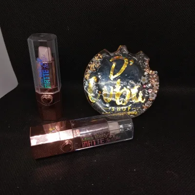 Balsamo labial + sombra