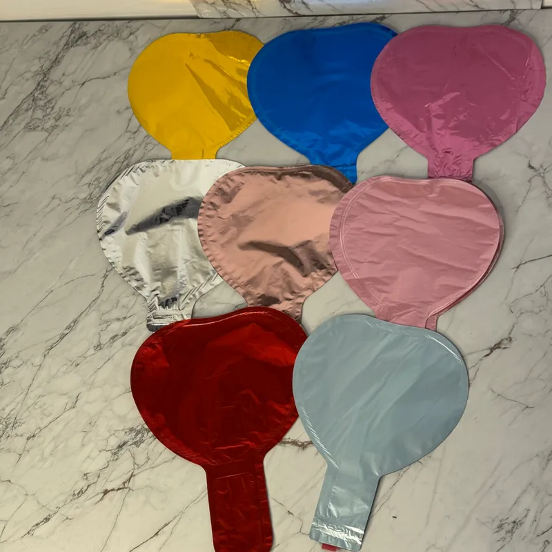 Globos en forma de corazón.