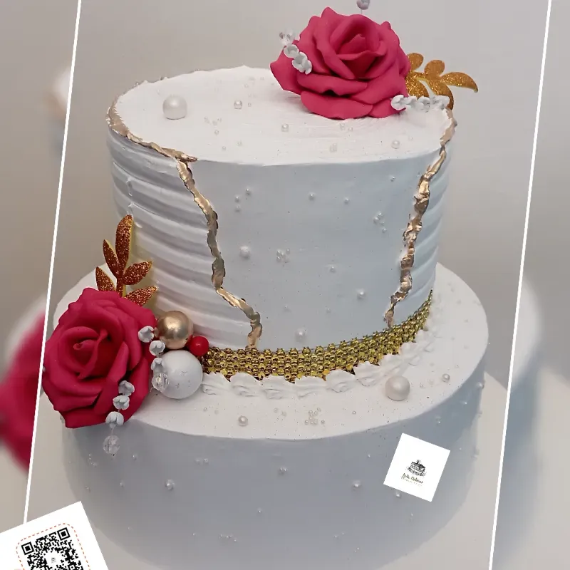 Torta Redonda de Dos Niveles Cobertura de Crema Chantilly (Nata)