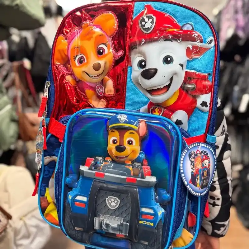 Mochila con utensilio escolar 