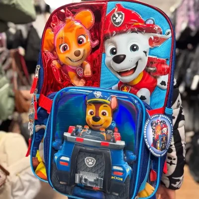 Mochila con utensilio escolar 