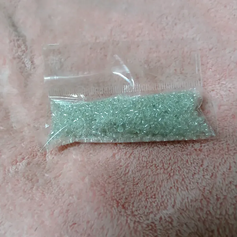 Mostacillas transparentes