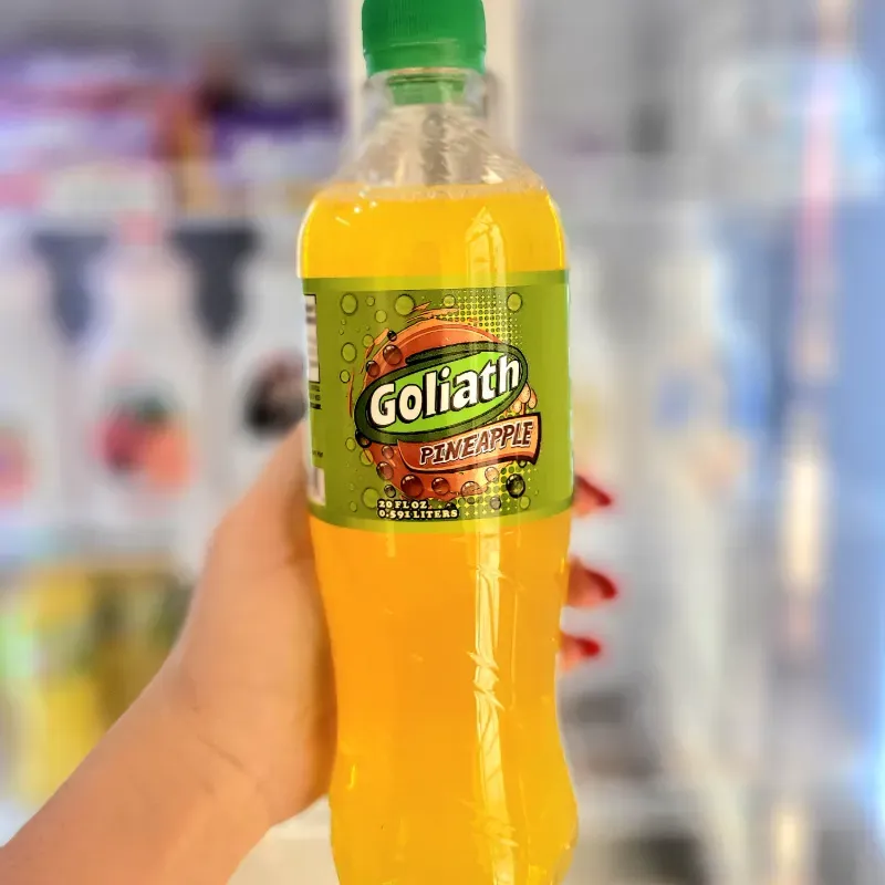 Refresco de piña. GOLIATH