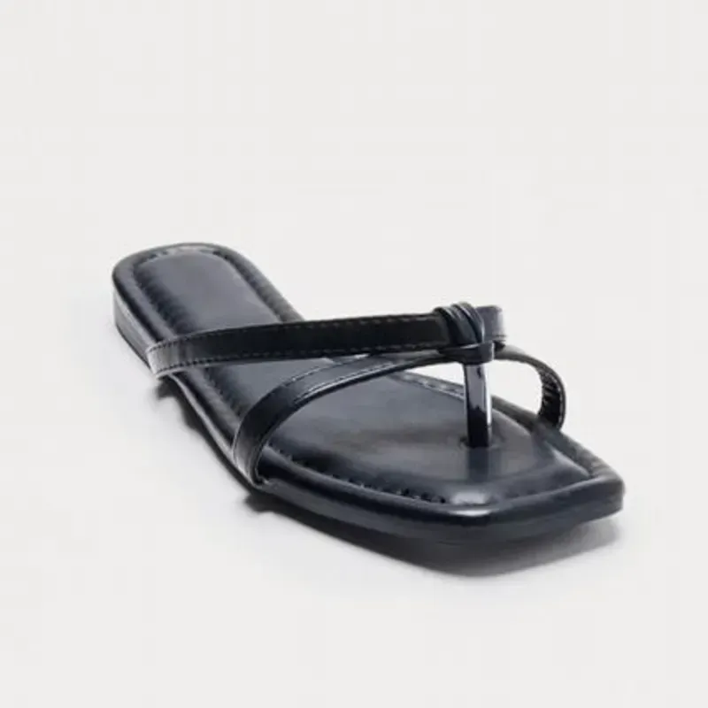 Sandalias Planas Negras Tira Sencilla
