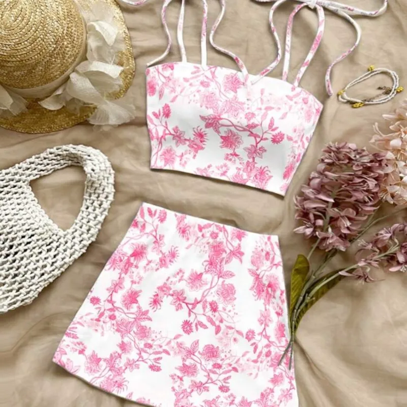 Conjunto blanco con estampado floral