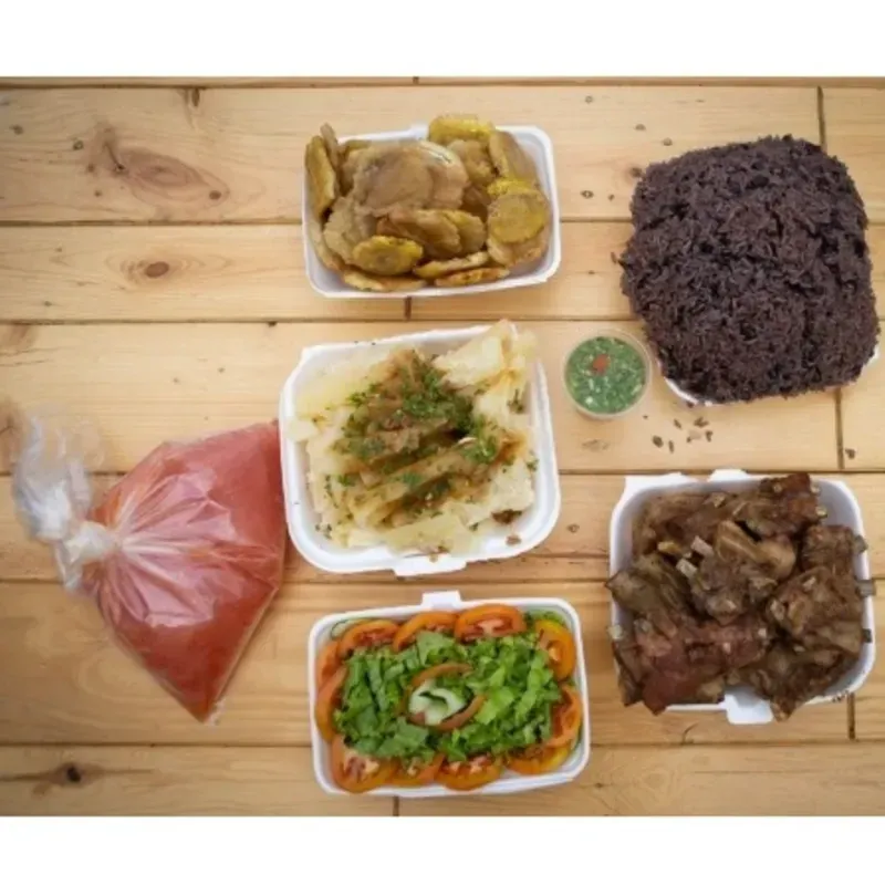 Combo para 5 personas, costilla de cerdo asada