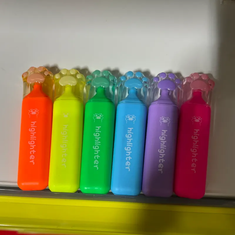 Marcadores fluorescentes patita de gato