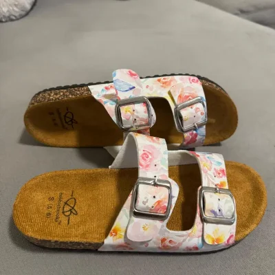 Sandalias prácticas estampadas