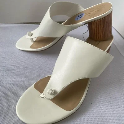 Sandalias blancas