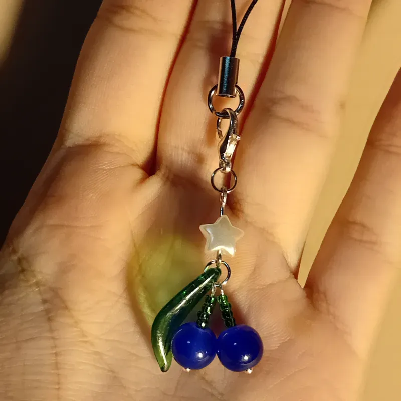 Llavero de arandanito/cerecita