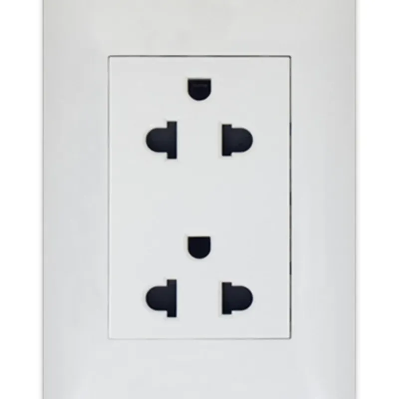 Tomacorriente universal 15V