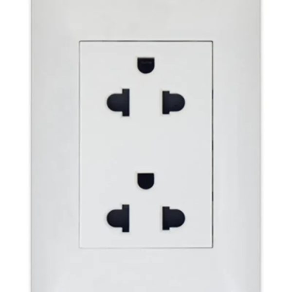 Tomacorriente universal 15V