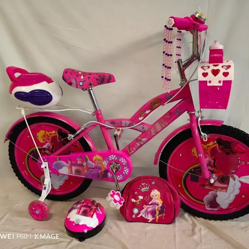 Bicicleta medida 20 con accesorios.