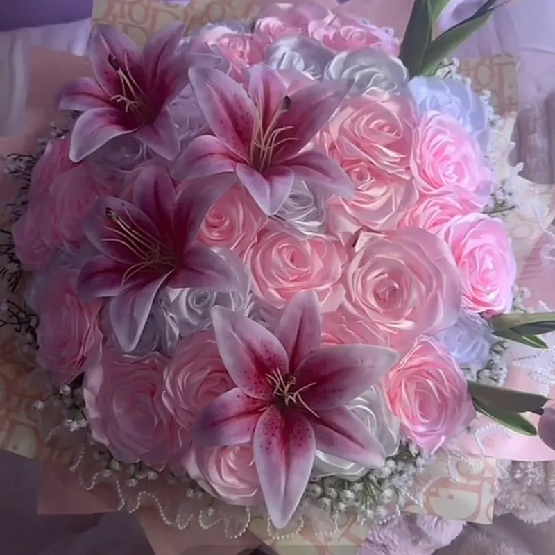 Ramo de lirios y rosas