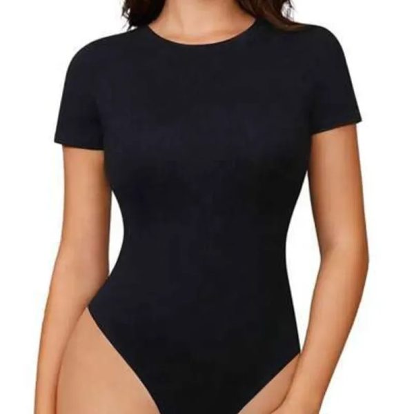 Body negro con mangas