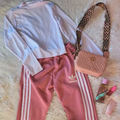 Conjunto de enguatada y mono