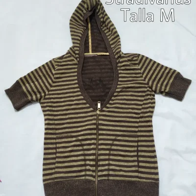 Pullover carmelita y dorado de rayas