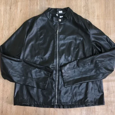 Chaqueta de cuero sintético