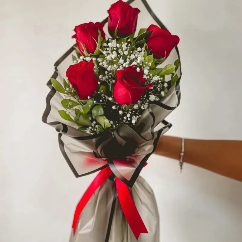 Ramo de rosas importadas de 5 rosas