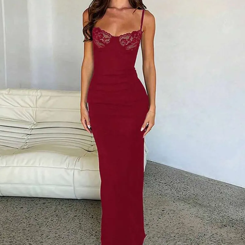 Vestido rojo con encaje