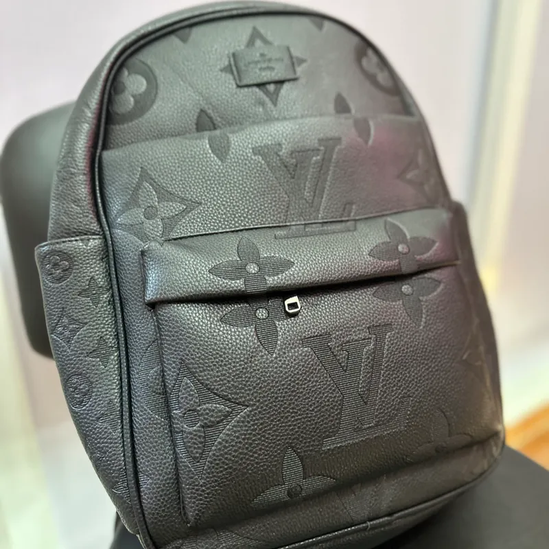 Mochilas lv ✨