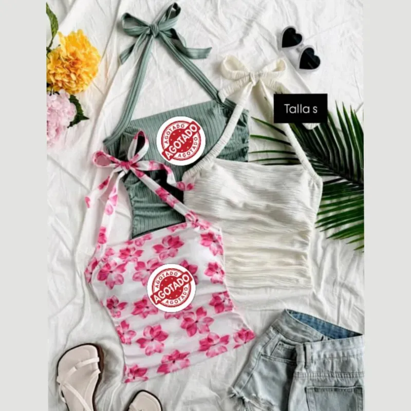 Top fruncido atado al cuello