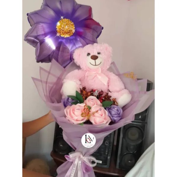 Ramo de Rosas Eternas con Oso