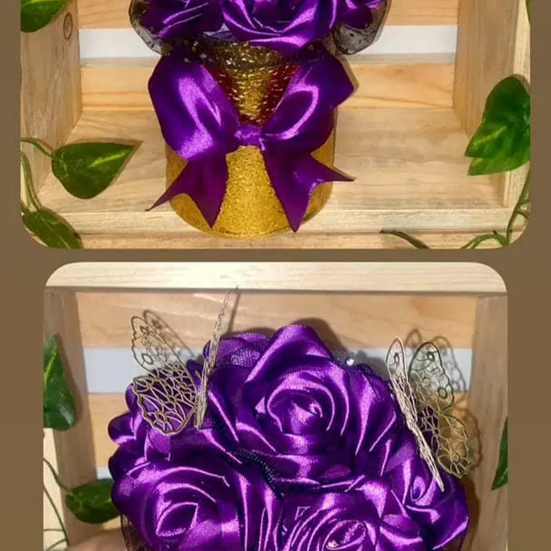 Búcaro de rosas eternas