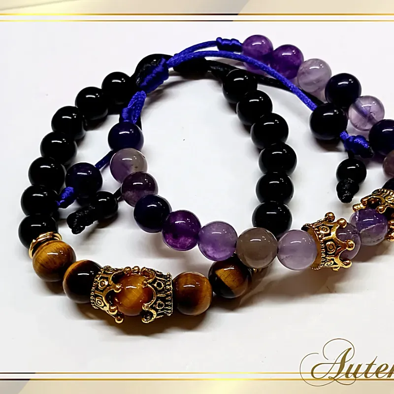 Pulsos de parejas con piedras semipreciosas armonizados por la compatibilidad