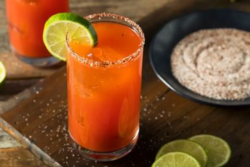 Michelada c/ Cristal o Bucanero