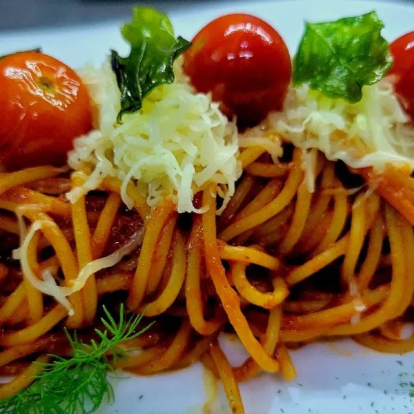 Espaguetis a la Napolitana/ Napolitan spaghetti