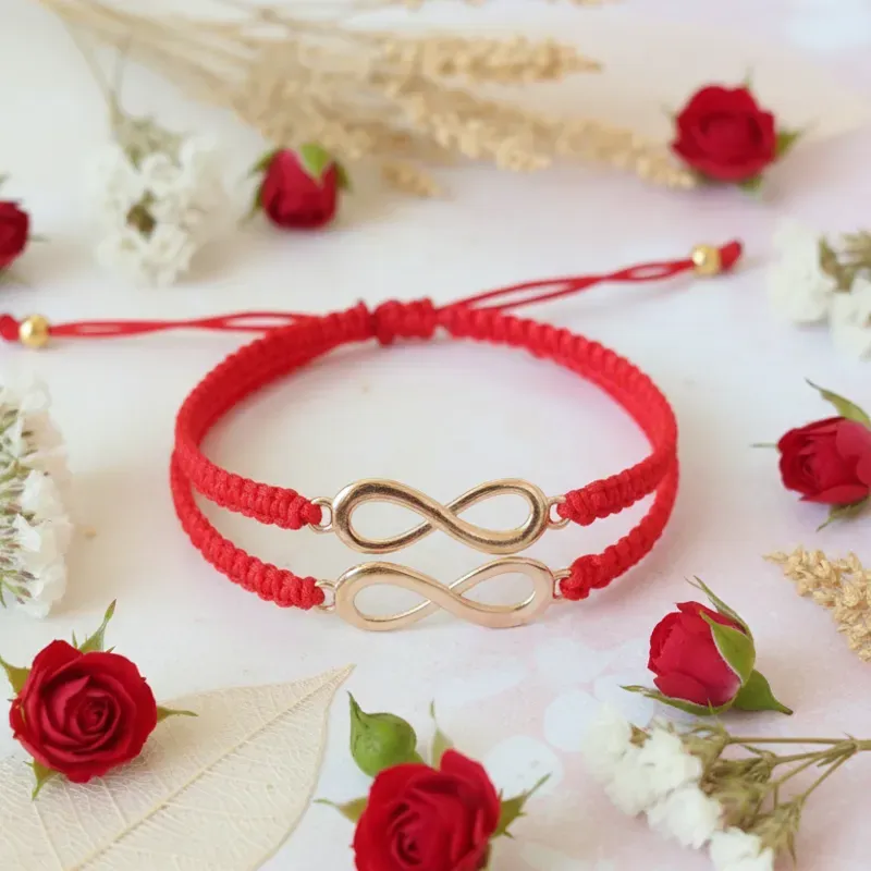Pulsos tejidos con el simbolo del infinito