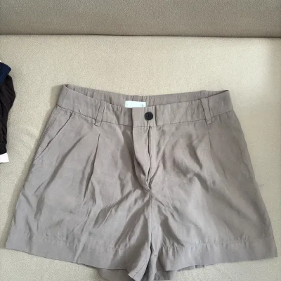 Short de tela beige