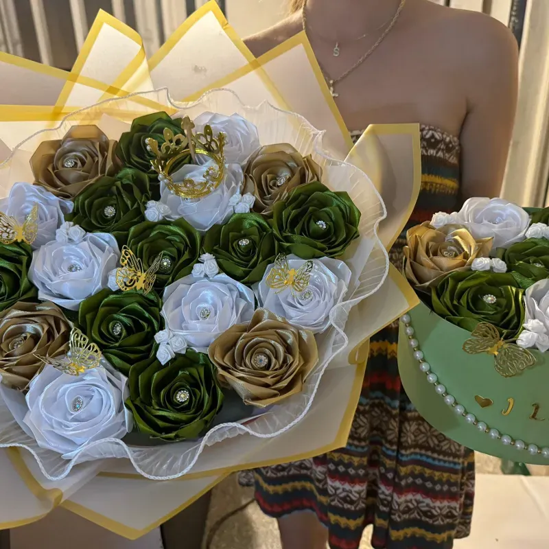 Ramo de flores artificiales con estuche