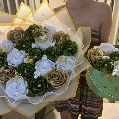 Ramo de flores artificiales con estuche