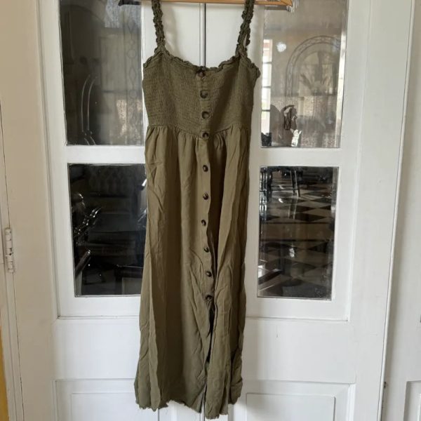 Vestido verde olivo largo de tirantes
