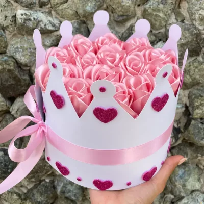 Corona de rosas (se abre, es una caja de regalo)