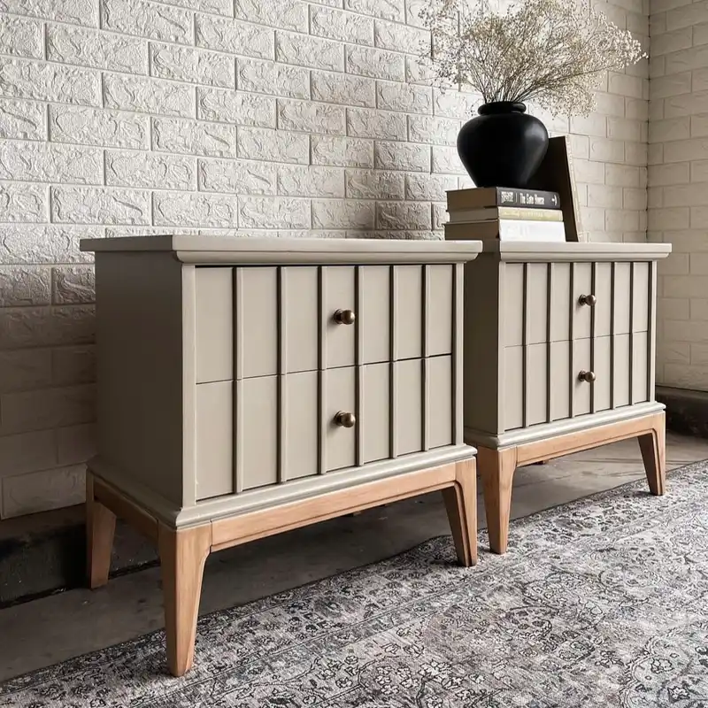 Pareja de mesitas de noche No. 4