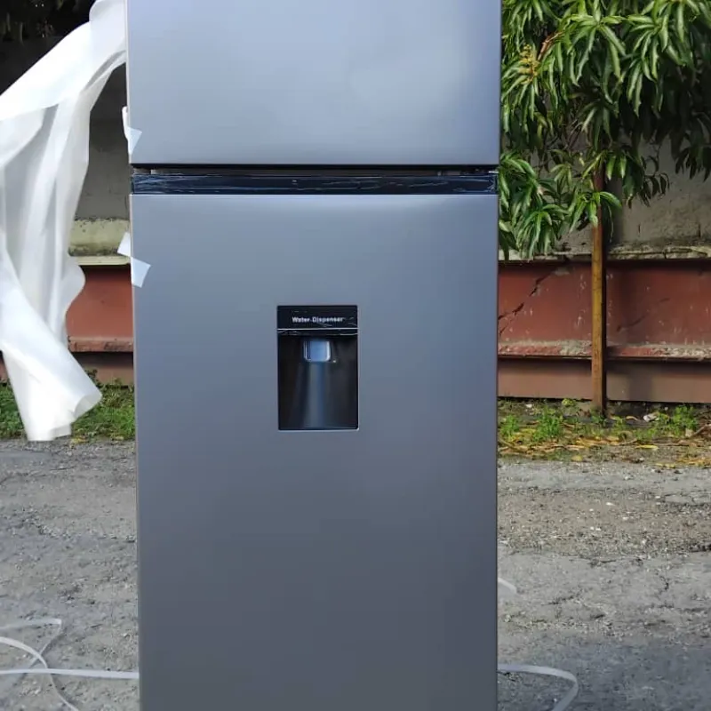 Refrigerador Hisense 7.3 Pies Con Dispensador De Agua