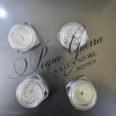 Pote de balines plateados