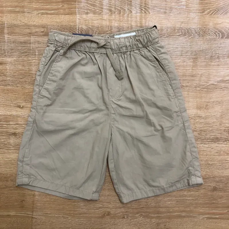 Short color beige