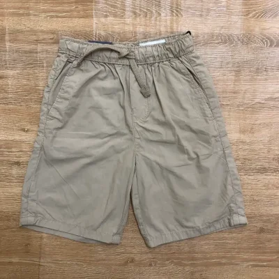 Short color beige