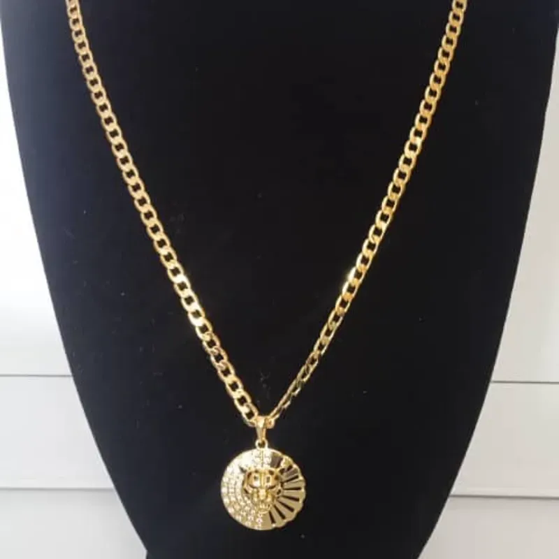 Cadena estilo Cubana