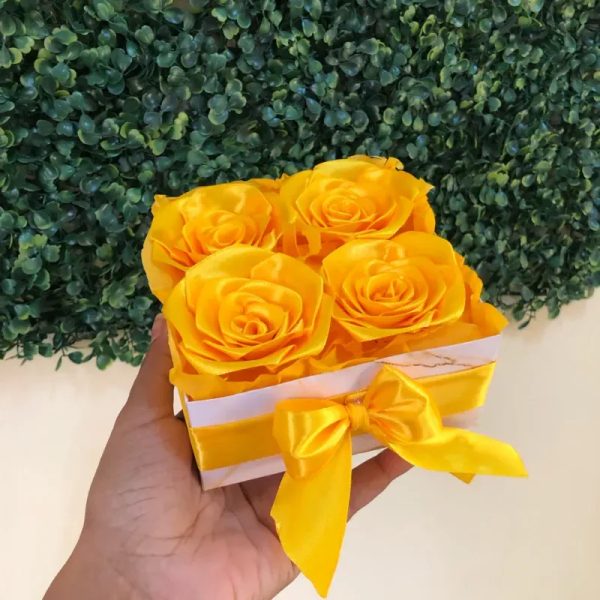 Caja 4 rosas 