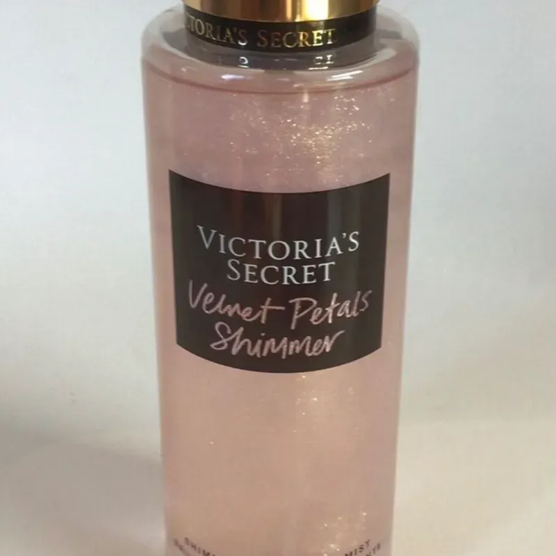 Colonia Victoria 's Secret Velvet Petals Shimmer