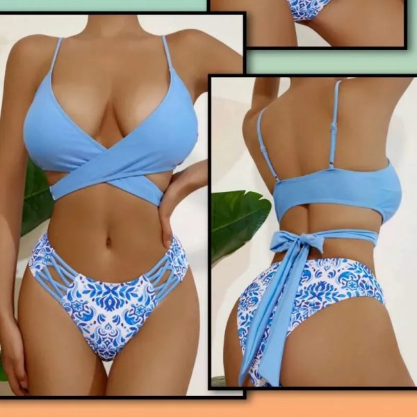 Bikini azul y estampado