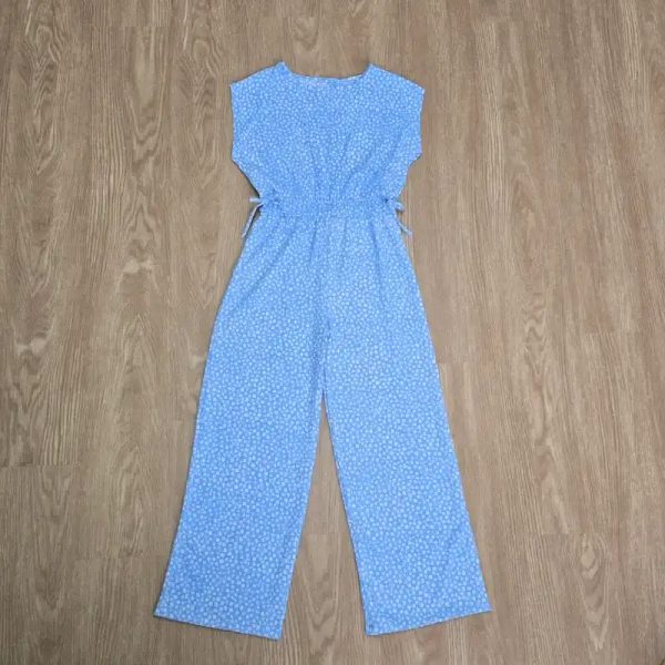 Mono Pantalón Azul con Flores Blancas