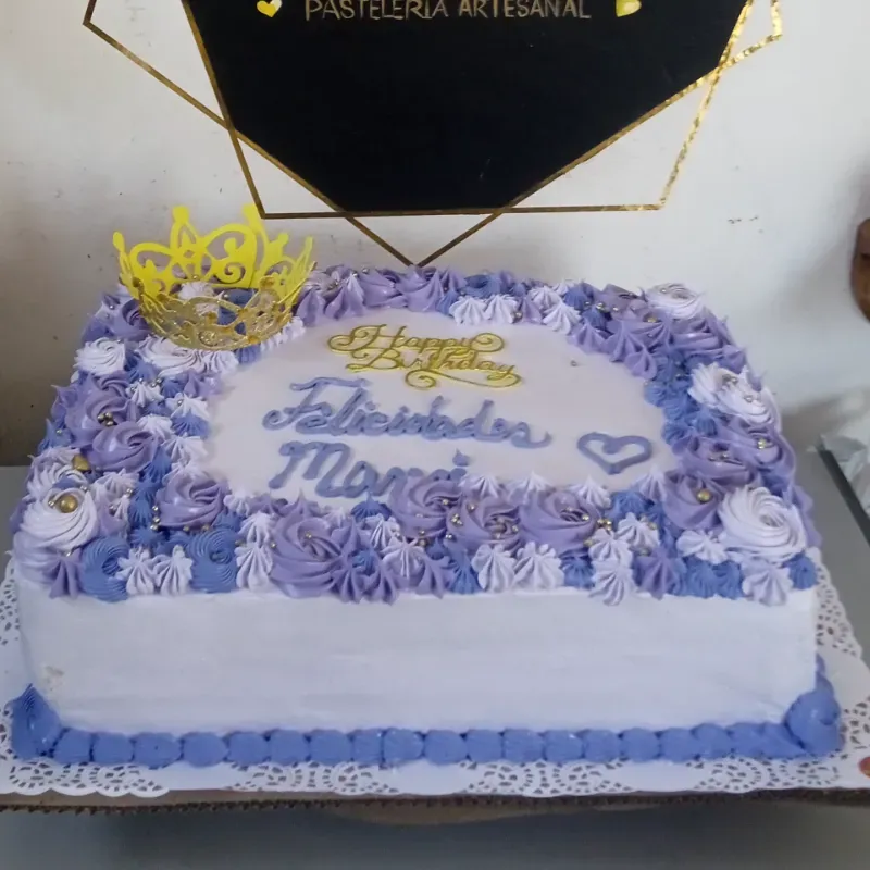 Cake malva con corona