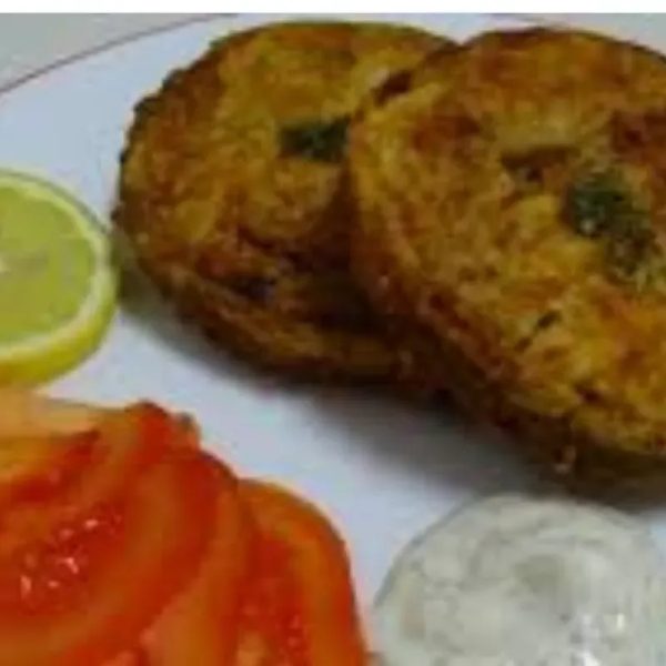 RUEADA DE PESCADO / FRIED FISH ON THE PLATE