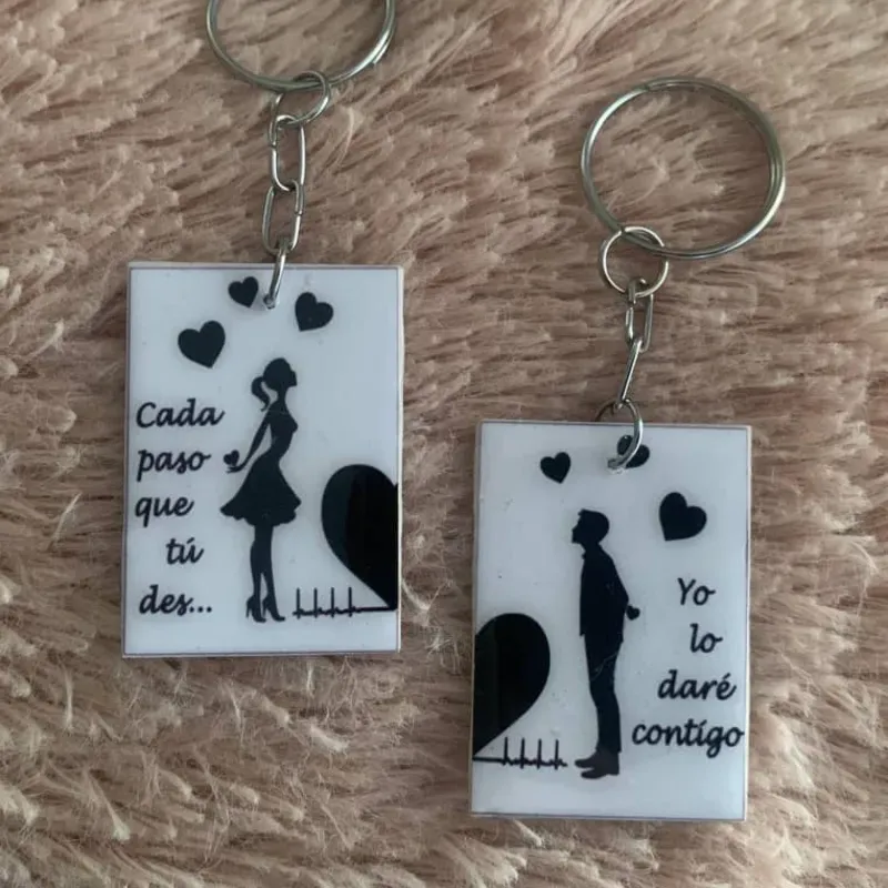 Llaveros encapsulados con cartulina